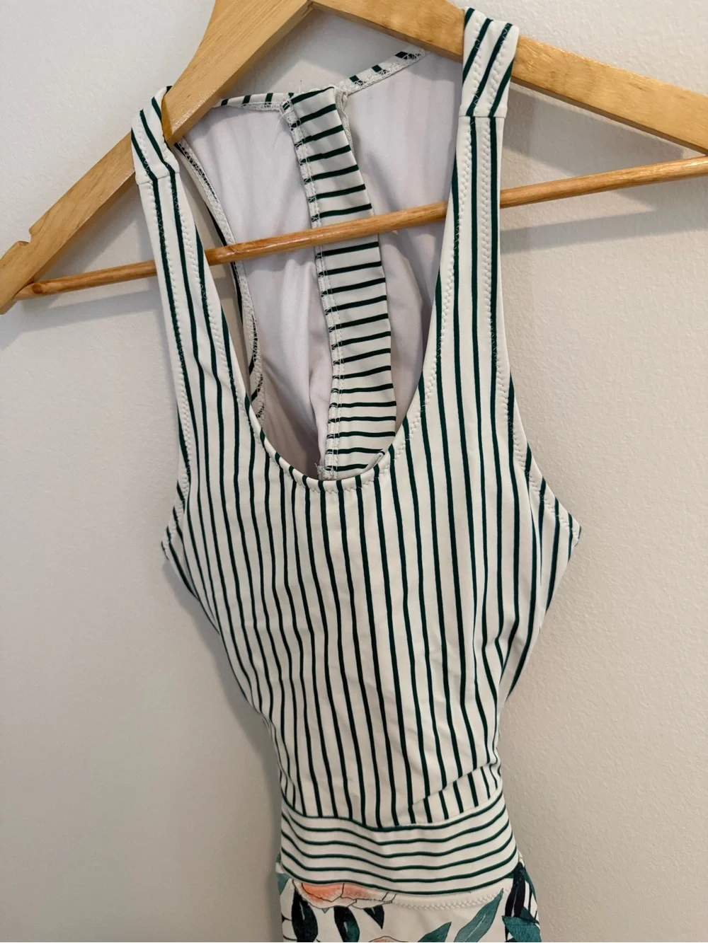 Cupshe Miss U Poppy Print One Piece Swimsuit Cutout Striped Floral Vacation M